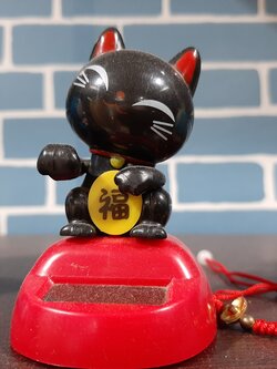 แมวกวัก พลังแสง Maneki Neko