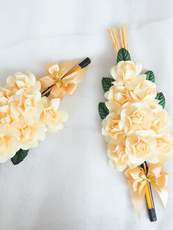 ดอกไม้จันทน์ทิพย์ ช่อประธาน ดอกกุหลาบ 9ดอก