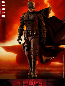 Hot Toys MMS638 1/6 The Batman - Batman