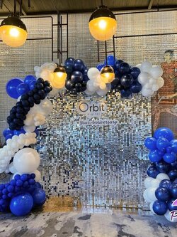 แบรคดรอปตรีมสีน้ำเงินขาว