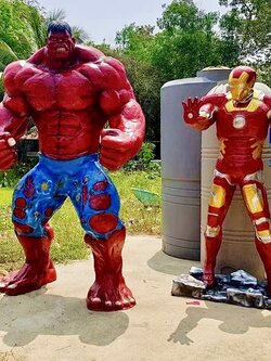 ไอร่อนแมน และ เดอะฮัค หุ่นตกแต่งสถานที่