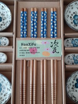 ถ้วยน้ำจิ้ม + ที่วางตะเกียบ + ตะเกียบ 4 ชุด สไตล์🇯🇵