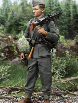 DID D80169 1/6 WWII German 12th SS Panzer Division MG42 Gunner – Otto