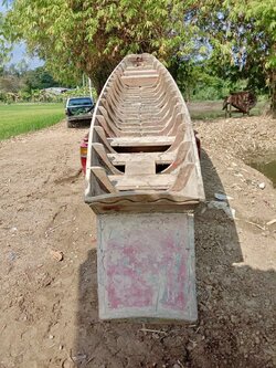 เรือไม้สักโบราณ ยาว8เมตร สำหรับติดเครื่องยนต์ได้ สภาพสมบูรณ์