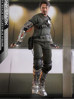 Hot Toys MMS581B 1/6 Iron Man - Tony Stark (Mech Test Version) (Special Edition Bonus)