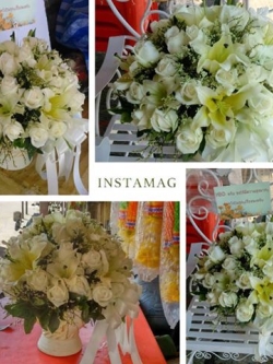 แจกันดอกไม้สดสีขาว