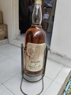 เหล้าแม่โขง แม่โขงขวดใหญ่ ขนาด4ลิตรครึ่ง พร้อมฐานตั้ง