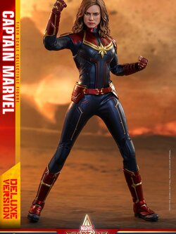 Hot Toys MMS522 CAPTAIN MARVEL - CAPTAIN MARVEL (DELUXE VERSION)