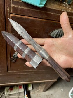 มีดหมอหลวงพ่อรุ่ง วัดหนองสีนวล นครสวรรค์ ไม้พญางิ้วดำ ยุคต้น