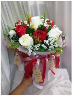 ช่อดอกกุหลาบแห้ง สีแดงขาว