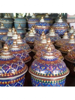 โถเบญจรงค์