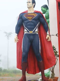 ซุปเปอร์แมนมือหนึ่ง สูง2เมตร