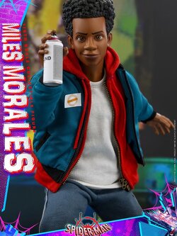 Hot Toys MMS567 Spider-Man Into the Spider-Verse 1/6 Miles Morales