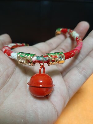 กระดิ่งแมว พรัอมซองผ้าลายนกกระเรียน