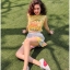 เสื้อยืดแขนกุดแบบดาราใส่ สีสันสดใส