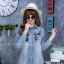 เสื้อเชิ้ตยีนตัวยาว แต่งปักลายดอกไม้สีดำช่วงอก ดูโดดเด่น งานผ้ายีนฟอกเนื้อนิ่มไม่หนา ยืดหยุ่น ใส่ปล่อยเป็นมินิเดรส หรือจับทับในก็สวยทุกสไตล์เลยค่า