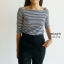 มาแว๊ววว รุ่นฮิตติดตู้ทุกคน มีกี่สีจัดให้หมด เสื้อยืดคอปาดแขนสามส่วนลายริ้ว ใส่ง่าย ผ้าสบายๆไม่อึดอัด จัดเลยจ้า