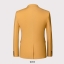 เสื้อสูทผู้ชาย สีเหลือง แต่งขอบกระเป๋าหน้าอกสีขาว กระดุม 2 เม็ด คอปก แขนยาว กระเป๋าข้างใช้งานได้ มีซับใน มีกระเป๋าด้านใน ใส่ทำงาน สูทออกงาน