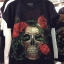 เสื้อยืดวินเทจหญิง สกรีนลายหัวกระโหลกประดับดอกกุหลาบสีแดง ลายสวยมากๆๆๆ แนะนำเลยค่ะ