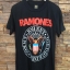 เสื้อยืดวงร็อคRAMONES size:M เสื้อยืดผ้าดีซักแล้วคอไม่ยืดไม่ย้วย ลายสกรีนหน้าหลัง