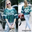 KOREA ITEM COCA COLA TOP สินค้าพร้อมส่งจร้า ห้ามพลาดเลยน่ะค่ะสาวๆ สำหรับเสื้อรุ่นนี้ แม่ค้าช๊อปปชอบ เสื้อวิ๊ง Coca Cola งานปักแน่นๆ ปราณีตสุดเลยจร้า แมทซ์กับ อะไรก็เริสคร้า แม่ค้าการันตรีเลยยย เหมาะกับสาวๆทุกไซค์เลย น่ะค่ะ