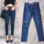 กางเกงยีนส์ขายาวสีเข้ม ทรงskinny ผ้ายีนส์ยืดเนื้อหนา ฟอกสีสวย แนวเซอร์ๆ ดีไซร้แต่งแถบข้างสีเข้ม เก๋มากๆ