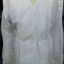 จำนวน 10 ตัว เสื้อคลุมชนิด Isolation Gown (แบบกันน้ำ) ใช้แล้วทิ้ง สำหรับการป้องกันผู้ปฏิบัติงานชนิดใช้ครั้งเดียวทิ้ง เพื่อลดการปนเปื้อน จากขณะปฏิบัติงาน