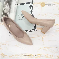 ทรงปกติ เปลี่ยนไซส์ได้-ไม่รับคืน Zenachoo Vanessa2 สี BLack สูง 2 นิ้ว รองเท้าหนังแกะนิ่ม หัวแหลมทรงสวย