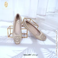 ทรงปกติ เปลี่ยนไซส์ได้-ไม่รับคืน Zenachoo รุ่น Dalary สูง 1 นิ้ว หนังแกะแท้ หน้ากว้างไม่บีบเท้า หนังนิ่มมาก ทรงปกติ เปลี่ยนไซส์ได้-ไม่รับคืน Zenachoo รุ่น Dalary สูง 1 นิ้ว หนังแกะแท้ หน้ากว้างไม่บีบเท้า หนังนิ่มมาก