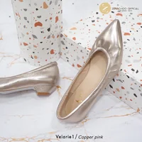 ทรงปกติ เปลี่ยนไซส์ได้-ไม่รับคืน Zenachoo รุ่นขายดี Velarie1 สูง 1นิ้ว สี Copper pink รองเท้าหัวแหลมหนังแกะแท้ ทรงสวย เดินสบายทั้งวัน ทรงปกติ เปลี่ยนไซส์ได้-ไม่รับคืน Zenachoo รุ่นขายดี Velarie1 สูง 1นิ้ว สี Copper pink รองเท้าหัวแหลมหนังแกะแท้ ทรงสวย เดินสบายทั้งวัน