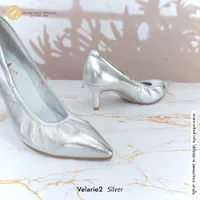 ทรงปกติ เปลี่ยนไซส์ได้-ไม่รับคืน รุ่นขายดี Zenachoo Velarie2 สูง 2 นิ้ว สี Silver รองเท้าหนังแกะแท้ หัวแหลมหน้ากว้าง ทรงปกติ เปลี่ยนไซส์ได้-ไม่รับคืน รุ่นขายดี Zenachoo Velarie2 สูง 2 นิ้ว สี Silver รองเท้าหนังแกะแท้ หัวแหลมหน้ากว้าง
