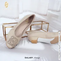ทรงปกติ เปลี่ยนไซส์ได้-ไม่รับคืน Zenachoo รุ่น Dalary สูง 1 นิ้ว หนังแกะแท้ หน้ากว้างไม่บีบเท้า หนังนิ่มมาก ทรงปกติ เปลี่ยนไซส์ได้-ไม่รับคืน Zenachoo รุ่น Dalary สูง 1 นิ้ว หนังแกะแท้ หน้ากว้างไม่บีบเท้า หนังนิ่มมาก