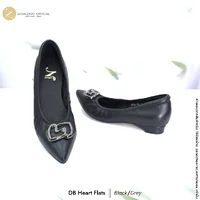 Zenachoo รุ่น DB Heart รองเท้าคัทชูหัวแหลมหน้ากว้าง หนังแกะนิ่มพิเศษ เบา ส้น 1 นิ้ว และส้นเตารีด 2 นิ้ว เปลี่ยนไซซ์ได้ Zenachoo รุ่น DB Heart รองเท้าคัทชูหัวแหลมหน้ากว้าง หนังแกะนิ่มพิเศษ เบา ส้น 1 นิ้ว และส้นเตารีด 2 นิ้ว เปลี่ยนไซซ์ได้
