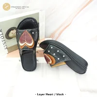 Zenachoo รองเท้าผู้หญิง Layer Heart ส้นสูง 1.5 นิ้ว รองเท้าเพื่อสุขภาพ นุ่ม ใส่สบาย ไม่เมื่อย รองเท้าแฟชั่น ลายหัวใจ Zenachoo รองเท้าผู้หญิง Layer Heart ส้นสูง 1.5 นิ้ว รองเท้าเพื่อสุขภาพ นุ่ม ใส่สบาย ไม่เมื่อย รองเท้าแฟชั่น ลายหัวใจ