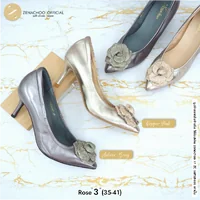 ทรงหัวแหลมที่ใส่สบายที่สุดทรงปกติ เปลี่ยนไซส์ได้-ไม่รับคืน Zenachoo Rose สูง 2&3นิ้ว รองเท้าหนังแกะแท้ ใส่สบายมาก
