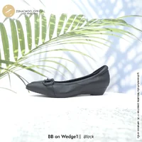 รุ่นขายดี ปรับความสูง ทรงปกติ เปลี่ยนไซส์ได้-ไม่รับคืน พื้นนิ่ม Zenachoo BB on Wedge1 สูง 1 นิ้ว รองเท้าหนังแกะแท้ ใส่สบายมาก รุ่นขายดี ปรับความสูง ทรงปกติ เปลี่ยนไซส์ได้-ไม่รับคืน พื้นนิ่ม Zenachoo BB on Wedge1 สูง 1 นิ้ว รองเท้าหนังแกะแท้ ใส่สบายมาก