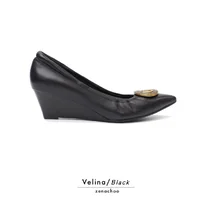 ทรงปกติ เปลี่ยนไซส์ได้-ไม่รับคืน Zenachoo รุ่น Velina ส้นเตารีดสูง 2 นิ้ว หัวแหลม หนังแกะนิ่มทั้งคู่