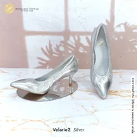 ทรงปกติ เปลี่ยนไซส์ได้-ไม่รับคืน รุ่นขายดี Zenachoo Velarie2 สูง 2 นิ้ว สี Silver รองเท้าหนังแกะแท้ หัวแหลมหน้ากว้าง ทรงปกติ เปลี่ยนไซส์ได้-ไม่รับคืน รุ่นขายดี Zenachoo Velarie2 สูง 2 นิ้ว สี Silver รองเท้าหนังแกะแท้ หัวแหลมหน้ากว้าง