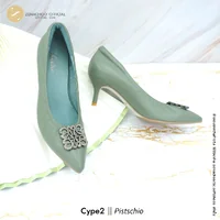 ทรงขายดี ใส่แล้วเท้าเพรียว ทรงปกติ เปลี่ยนไซส์ได้-ไม่รับคืน Zenachoo Cype2 สูง 2 นิ้ว รองเท้าหนังแกะแท้ ใส่สบายมาก ทรงขายดี ใส่แล้วเท้าเพรียว ทรงปกติ เปลี่ยนไซส์ได้-ไม่รับคืน Zenachoo Cype2 สูง 2 นิ้ว รองเท้าหนังแกะแท้ ใส่สบายมาก