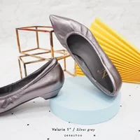 ทรงปกติ เปลี่ยนไซส์ได้-ไม่รับคืนZenachoo รุ่นขายดี Velarie1 สูง 1นิ้ว สี Silver grey รองเท้าหัวแหลมหนังแกะแท้
