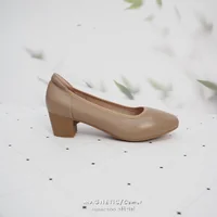 ทรงปกติ เปลี่ยนไซส์ได้ ไม่รับคืน Zenachoo Magnetic Shoes สูง 2นิ้ว สีCamel รองเท้าสุขภาพ แม่เหล็กนวตกรรมญี่ปุ่น ขายดี หน้ากว้างนิ่มสบาย