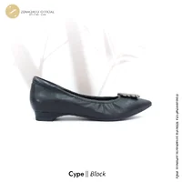 ทรงปกติ เปลี่ยนไซส์ได้-ไม่รับคืน รุ่นขายดี Zenachoo Cype flat สูง 1 นิ้ว รองเท้าหนังแกะแท้ หัวแหลมหน้ากว้าง