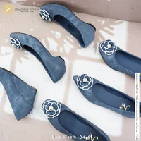 ทรงปกติ เปลี่ยนไซซ์ได้ ไม่รับคืนสินค้า Zenachoo รองเท้าหนังแกะแท้ ลายผ้ายีนส์ รุ่น Blue Bloom Series หลายความสูง ทรงสวยมาก ทรงปกติ เปลี่ยนไซซ์ได้ ไม่รับคืนสินค้า Zenachoo รองเท้าหนังแกะแท้ ลายผ้ายีนส์ รุ่น Blue Bloom Series หลายความสูง ทรงสวยมาก