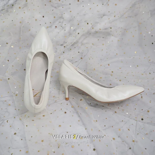 ทรงปกติ เปลี่ยนไซส์ได้ ไม่รับคืน รุ่นขายดี Zenachoo Velarie2 สูง 2 นิ้ว สี Pearl White หนังแกะแท้ หัวแหลมหน้ากว้าง ทรงปกติ เปลี่ยนไซส์ได้ ไม่รับคืน รุ่นขายดี Zenachoo Velarie2 สูง 2 นิ้ว สี Pearl White หนังแกะแท้ หัวแหลมหน้ากว้าง