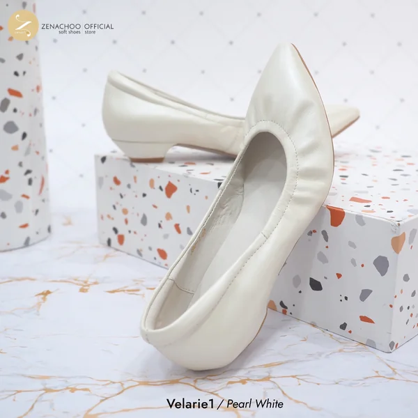 ทรงปกติ เปลี่ยนไซส์ได้ ไม่รับคืน Zenachoo รุ่นขายดี Velarie1 สูง 1นิ้ว สี Pearl White รองเท้าหัวแหลมหนังแกะแท้ ทรงปกติ เปลี่ยนไซส์ได้ ไม่รับคืน Zenachoo รุ่นขายดี Velarie1 สูง 1นิ้ว สี Pearl White รองเท้าหัวแหลมหนังแกะแท้