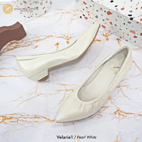 ทรงปกติ เปลี่ยนไซส์ได้ ไม่รับคืน Zenachoo รุ่นขายดี Velarie1 สูง 1นิ้ว สี Pearl White รองเท้าหัวแหลมหนังแกะแท้ image 2 ทรงปกติ เปลี่ยนไซส์ได้ ไม่รับคืน Zenachoo รุ่นขายดี Velarie1 สูง 1นิ้ว สี Pearl White รองเท้าหัวแหลมหนังแกะแท้ image 2