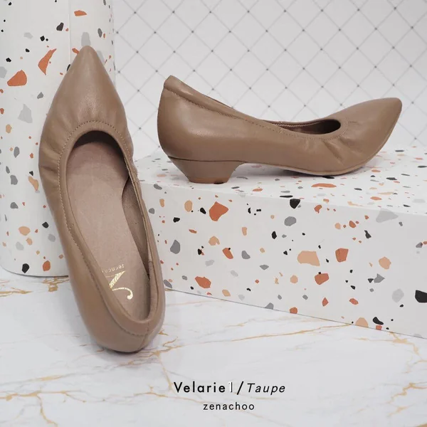 ทรงปกติ เปลี่ยนไซส์ได้ ไม่รับคืน รุ่นขายดี Zenachoo Velarie1 สูง 1 นิ้ว สีTaupe รองเท้าหัวแลมหนังแกะแท้ image 3